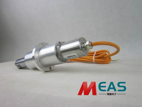 ����λ�ƾ��a���ڏ�(f��)��ʽ�ܘ�(g��u)�C(j��)�ϵđ�(y��ng)��